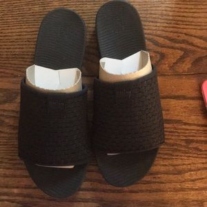 Fit flip flip flops
